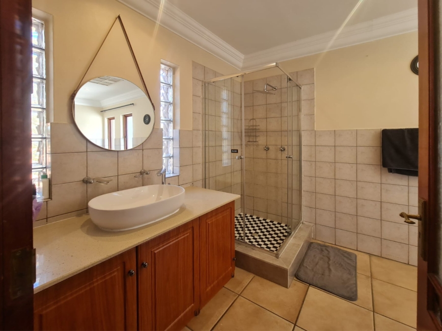 To Let 4 Bedroom Property for Rent in Eagles Landing North West